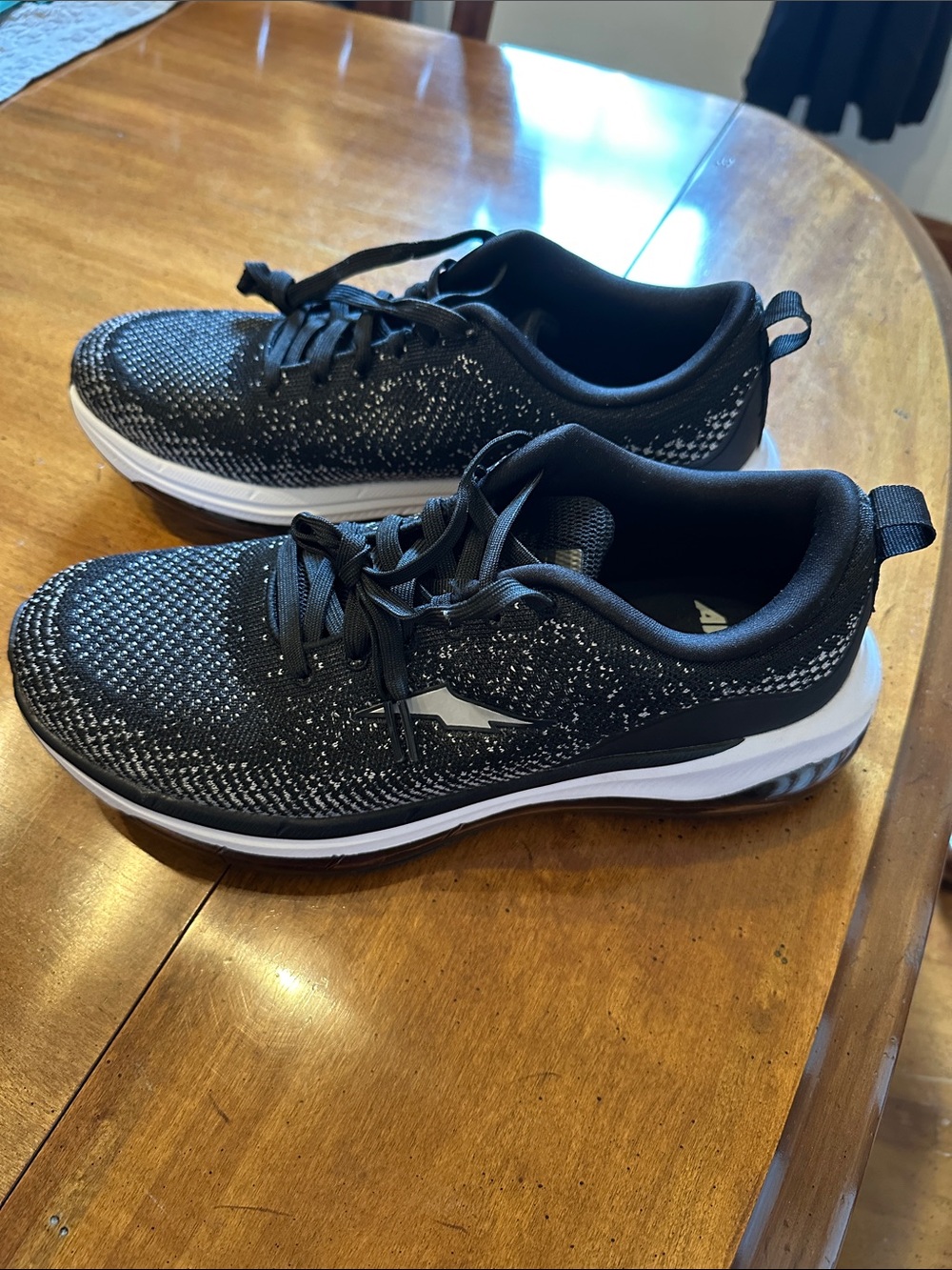 NWOT Avia Black and White Knit Athletic Running Shoes